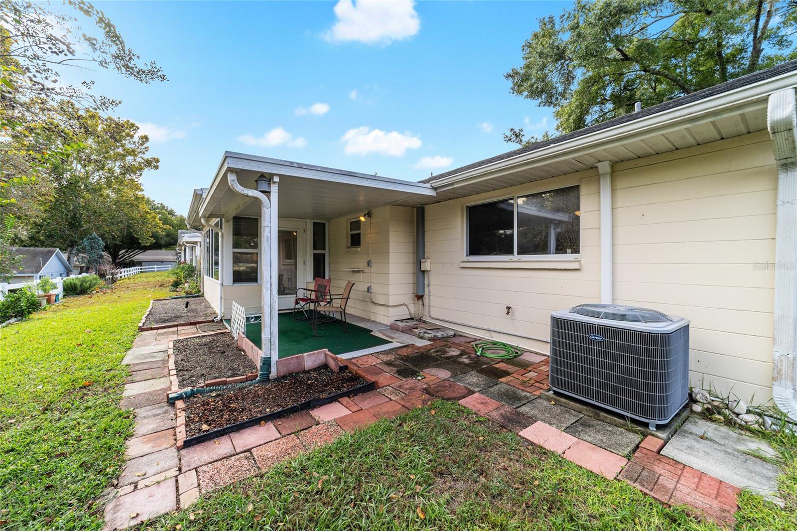 ON TOP OF THE WORLD - Residential