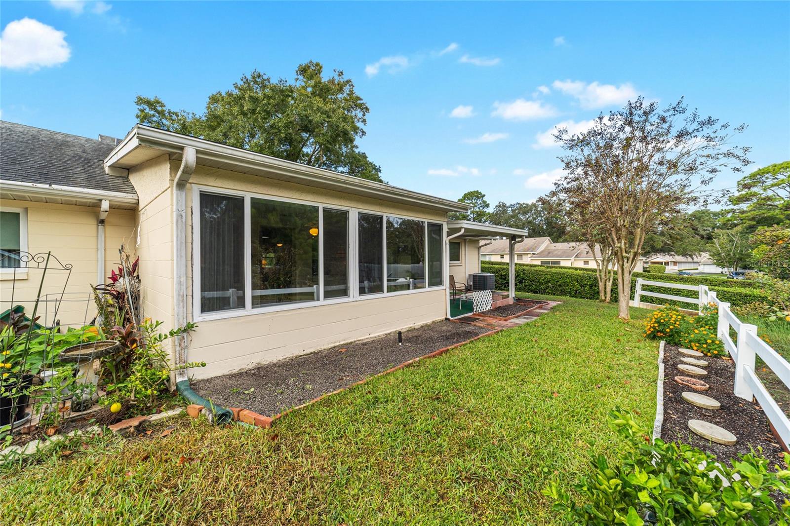 ON TOP OF THE WORLD - Residential