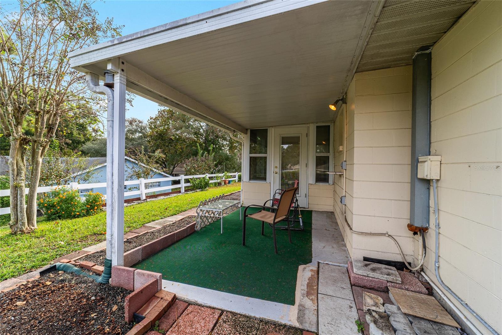 ON TOP OF THE WORLD - Residential