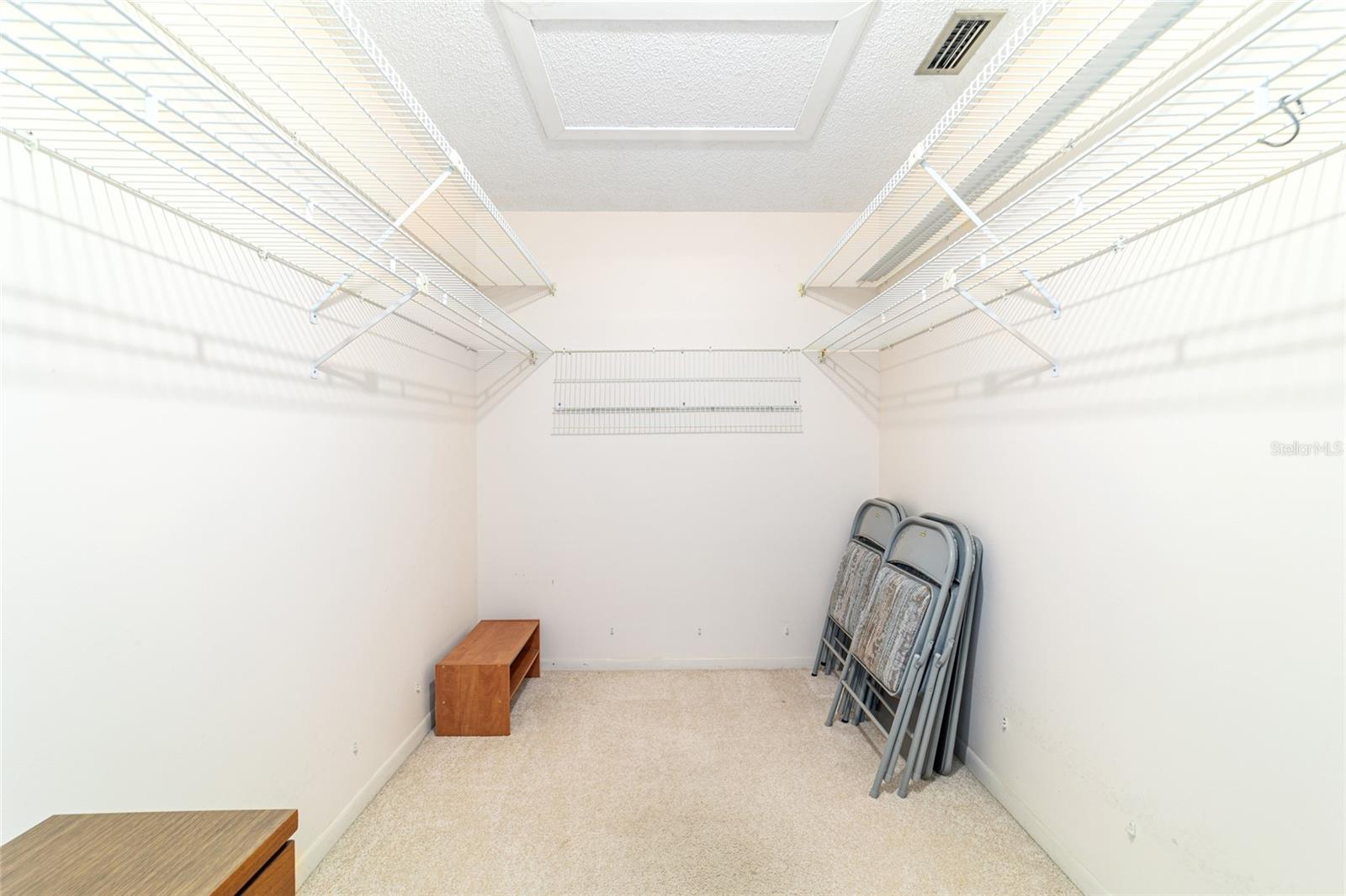 ON TOP OF THE WORLD - Residential