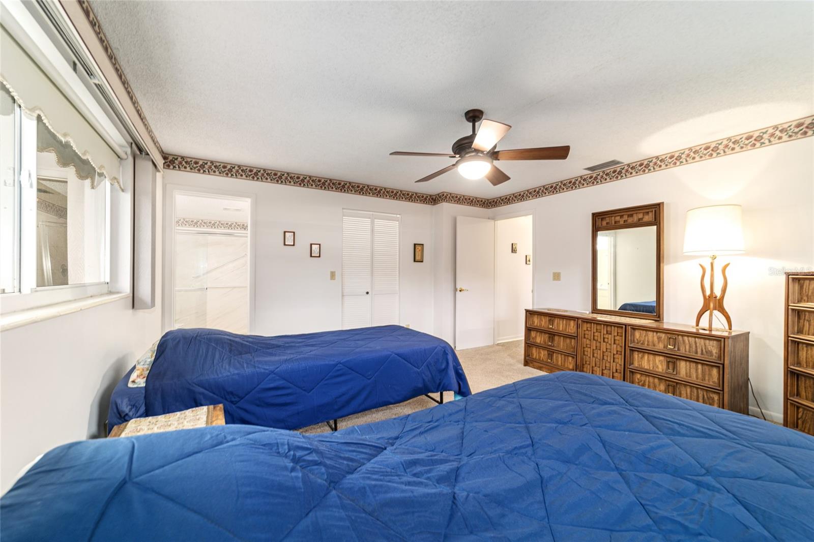 ON TOP OF THE WORLD - Residential