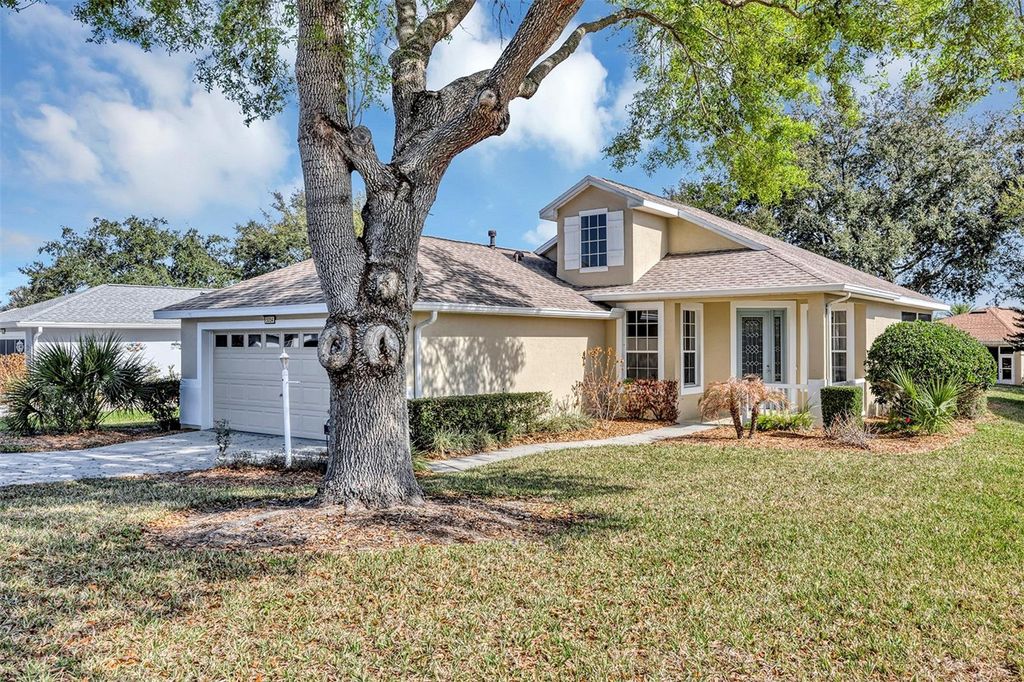 Photo of 5054 Portsmouth Street, Tavares, FL 32778 (MLS # V4947671)