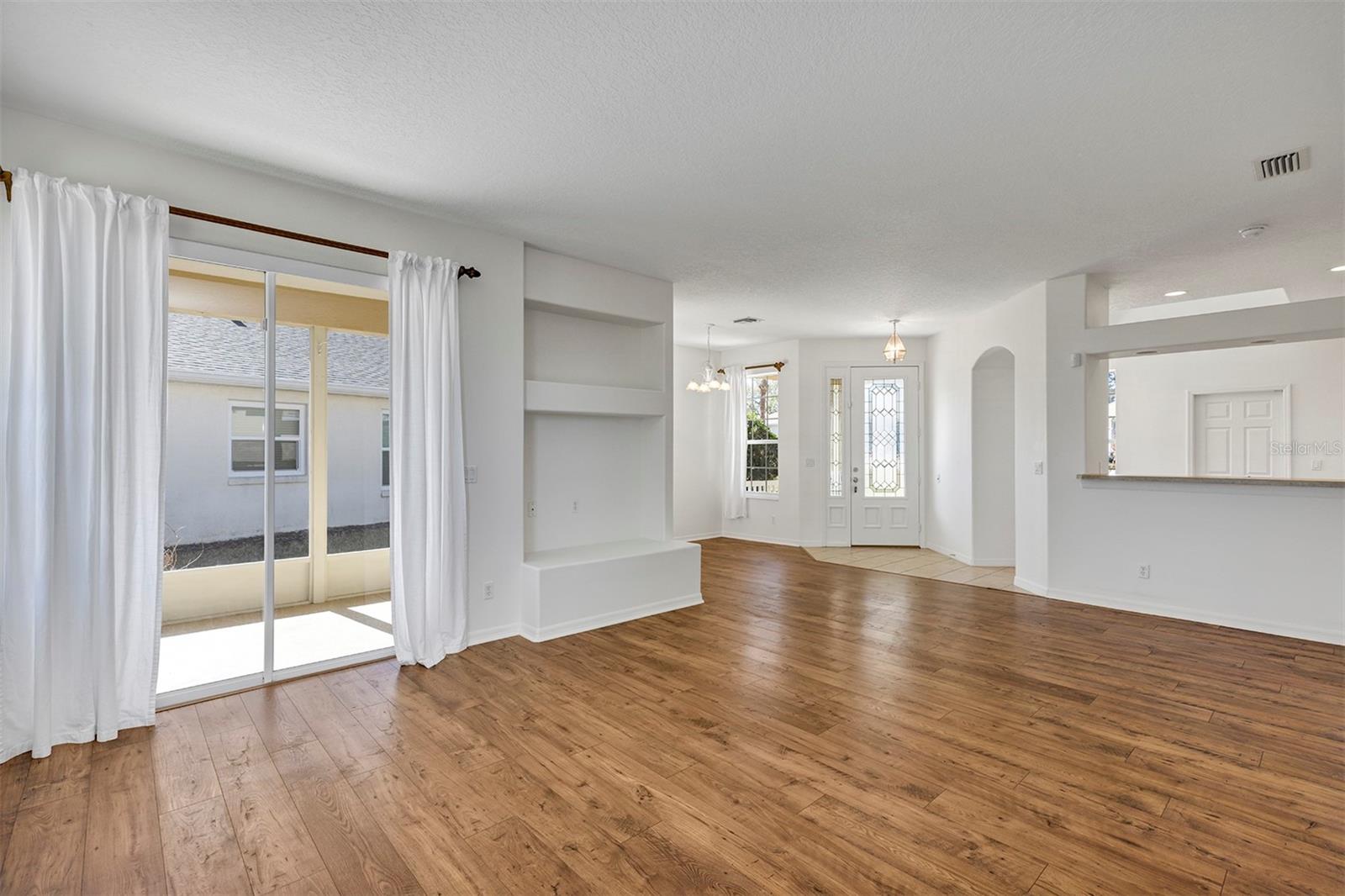 ROYAL HARBOR - Residential