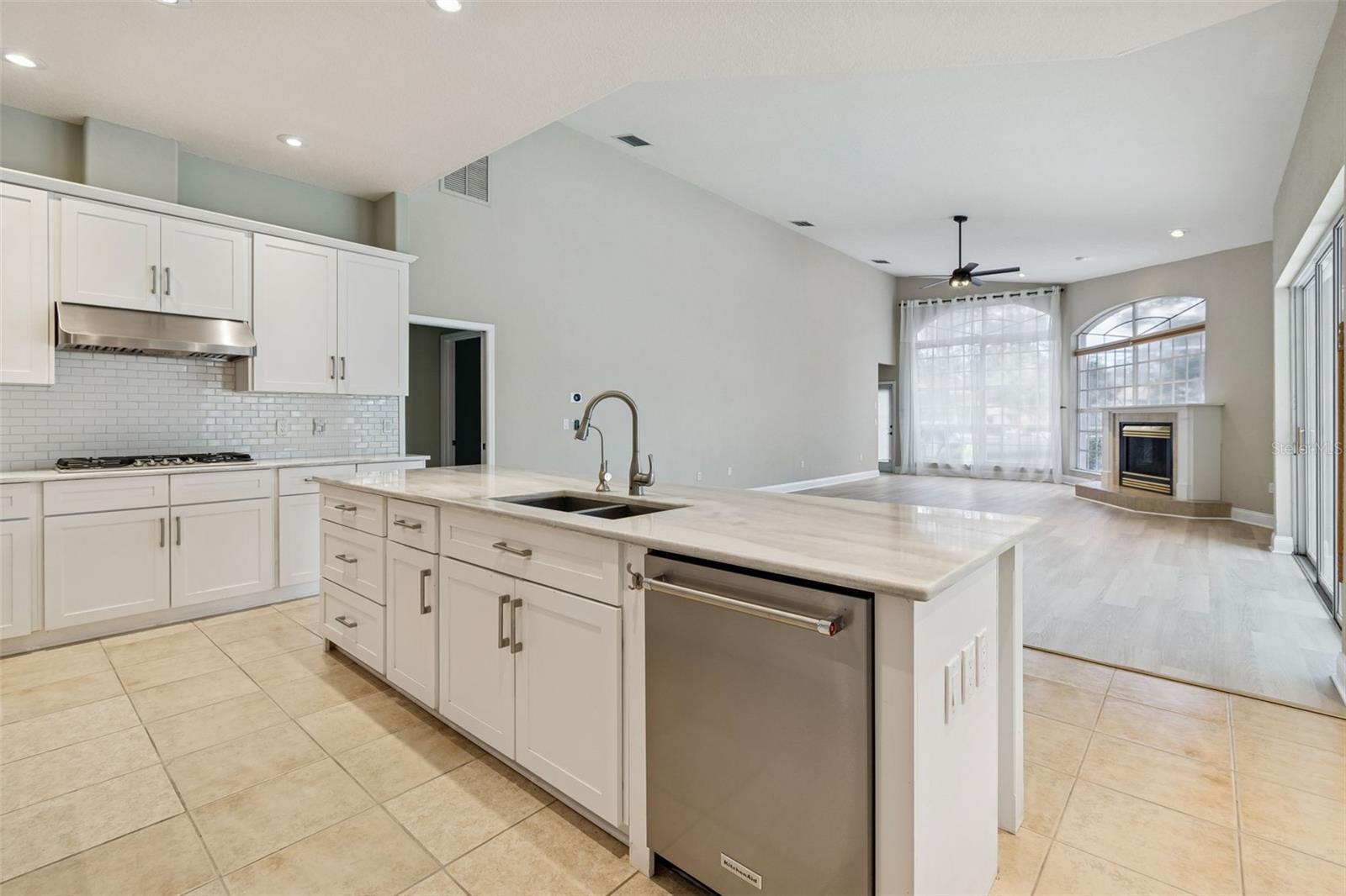 CRESCENT OAKS COUNTRY CLUB PH 1 - Residential