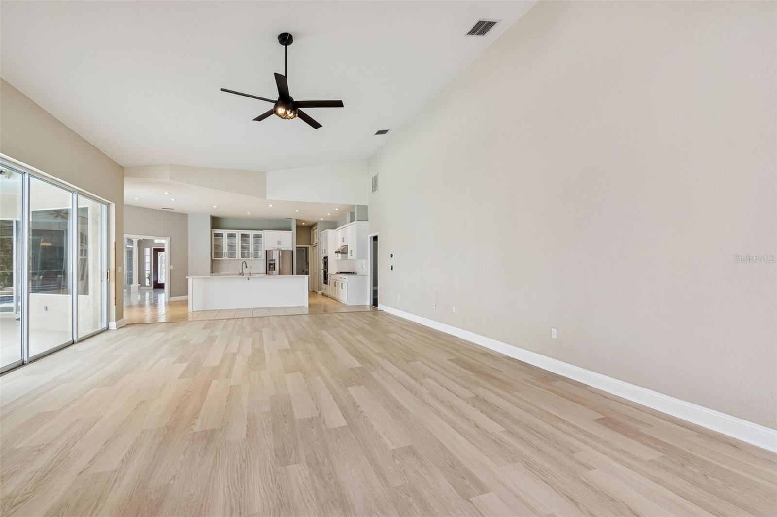 CRESCENT OAKS COUNTRY CLUB PH 1 - Residential