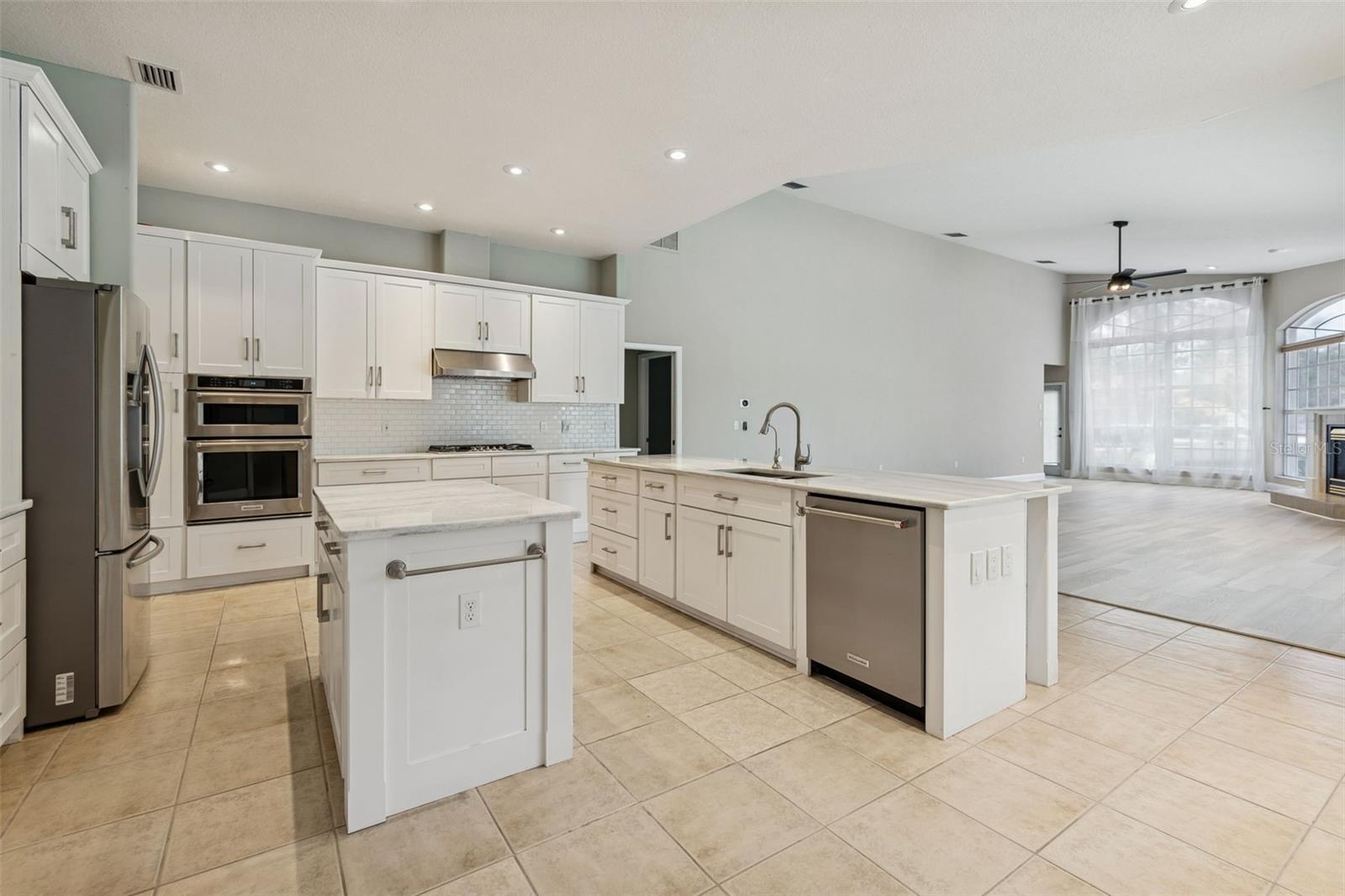 CRESCENT OAKS COUNTRY CLUB PH 1 - Residential