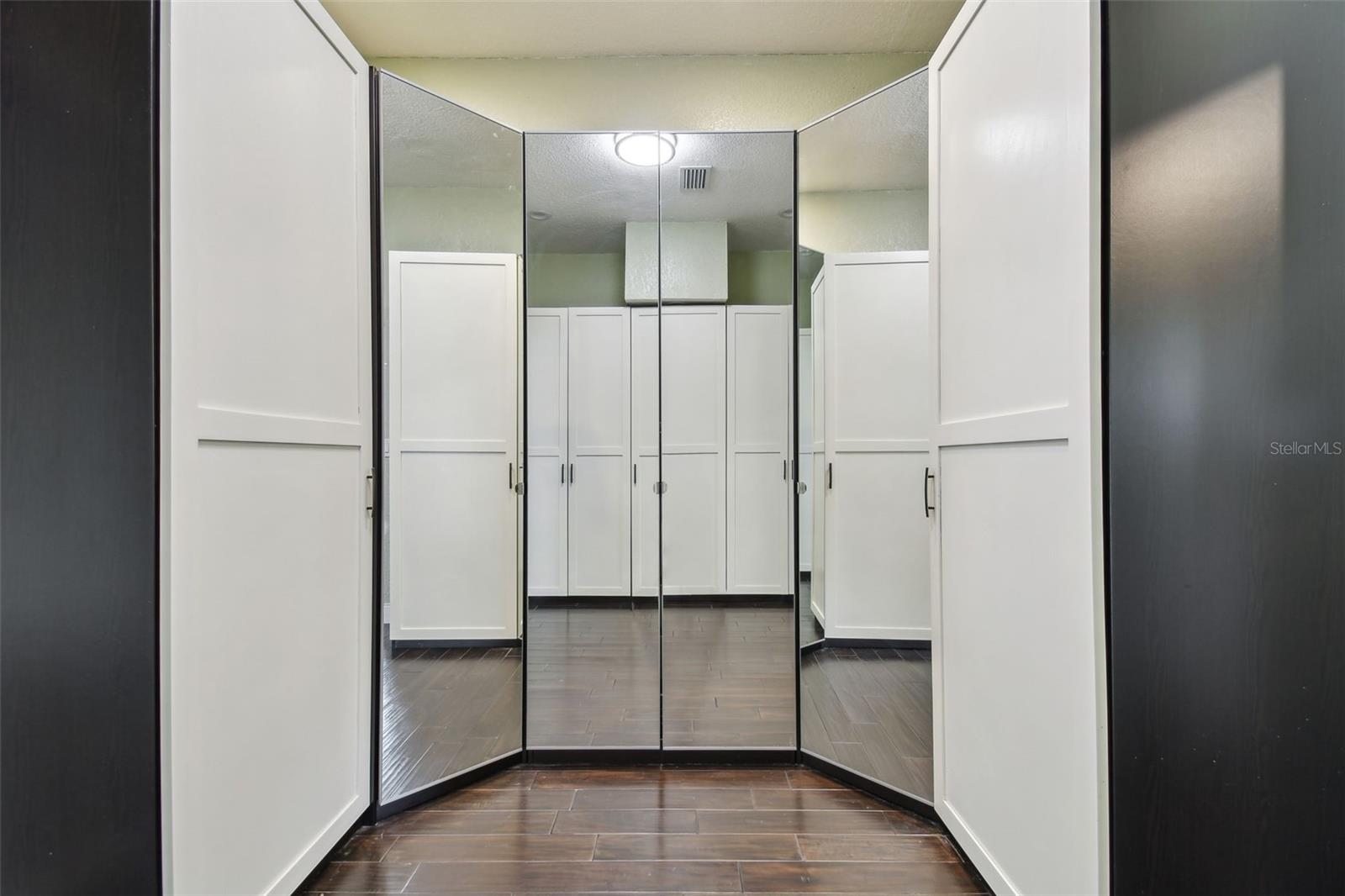 CRESCENT OAKS COUNTRY CLUB PH 1 - Residential