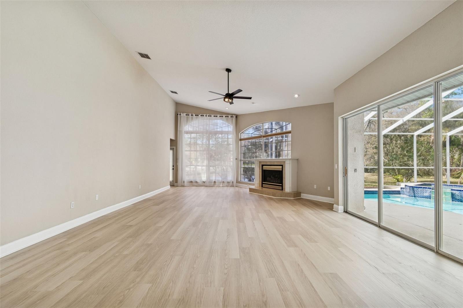 CRESCENT OAKS COUNTRY CLUB PH 1 - Residential