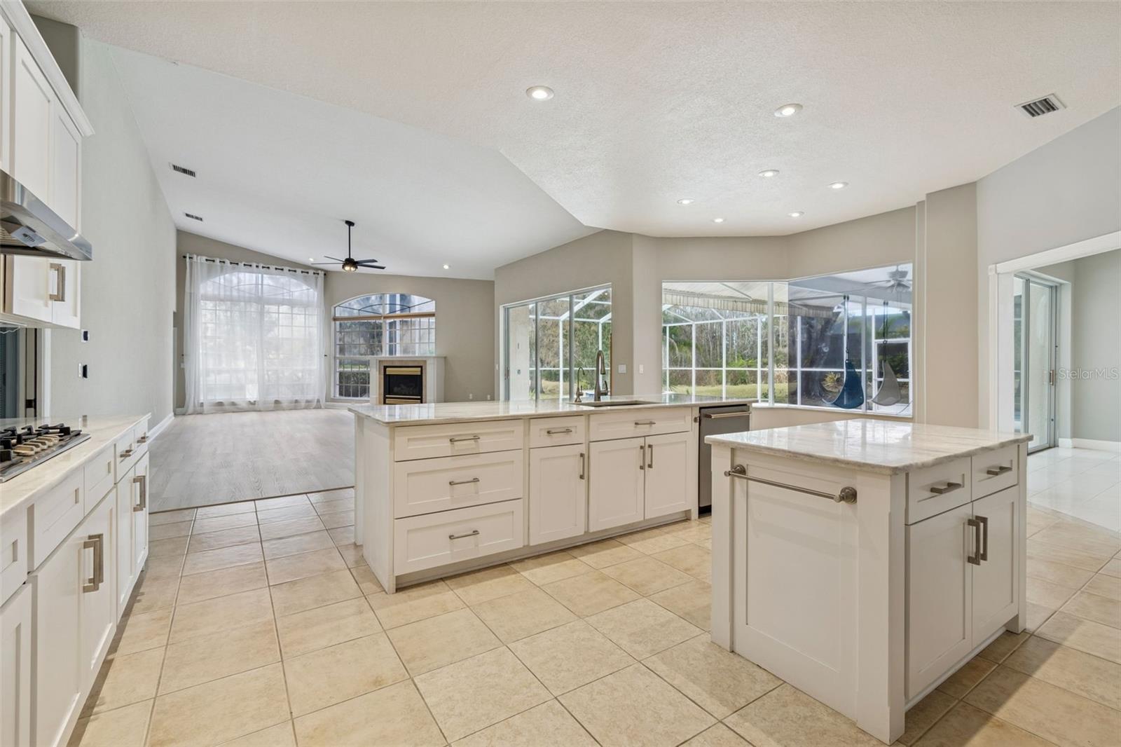 CRESCENT OAKS COUNTRY CLUB PH 1 - Residential