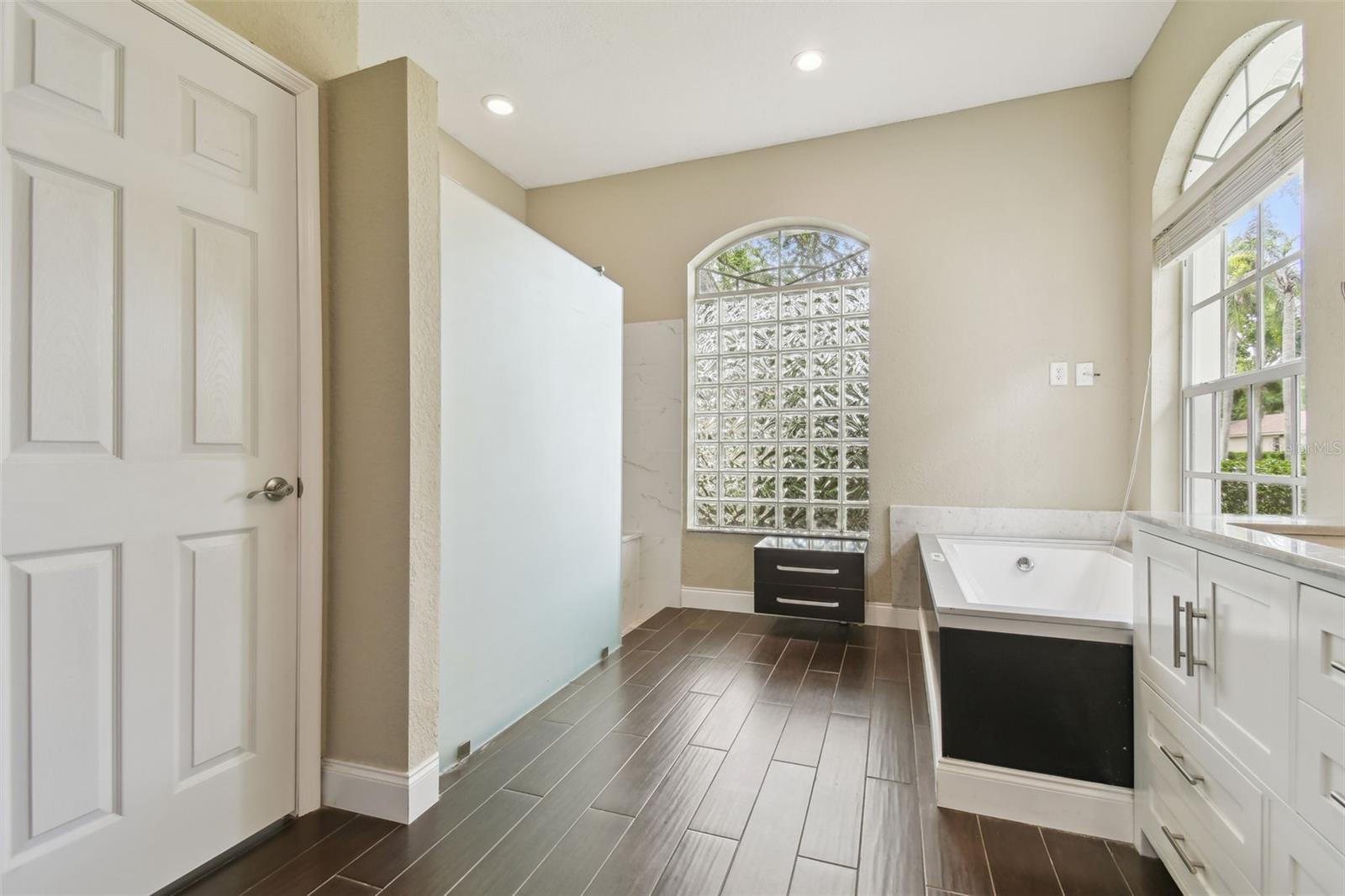 CRESCENT OAKS COUNTRY CLUB PH 1 - Residential