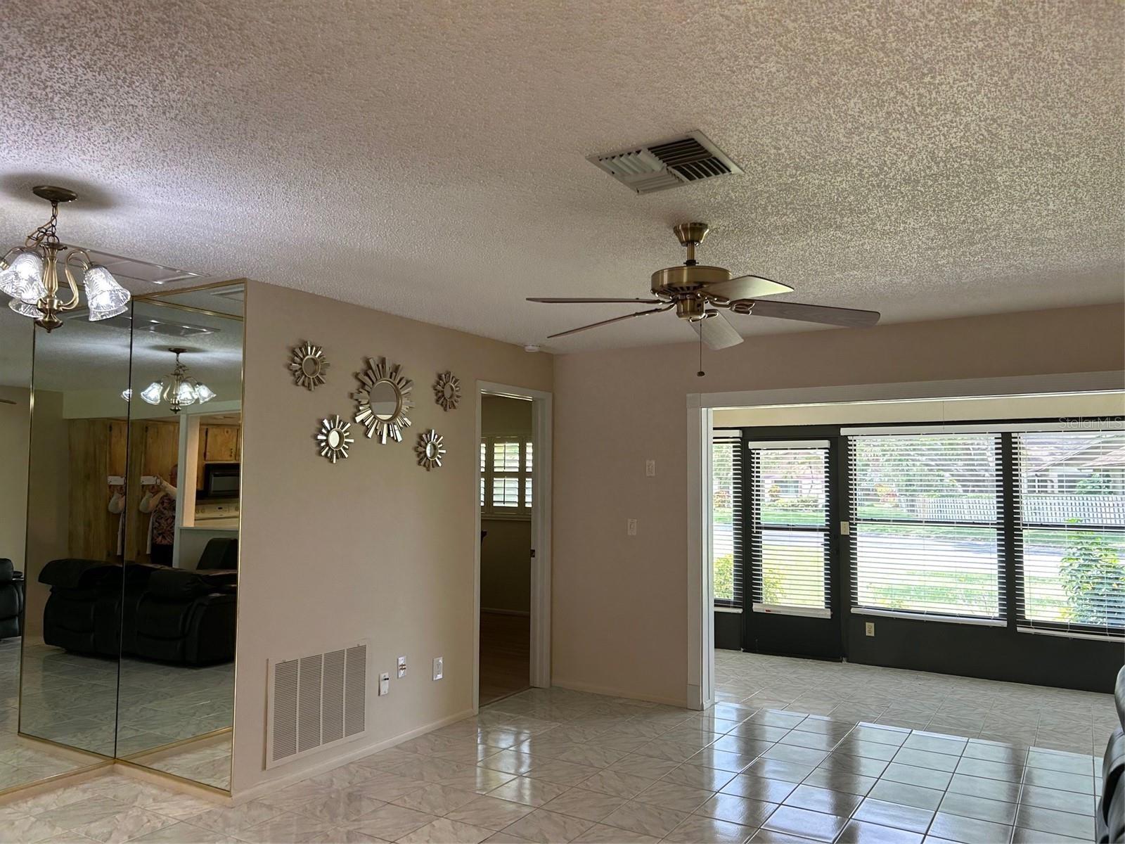 2567 OAKLEAF LANE 41B