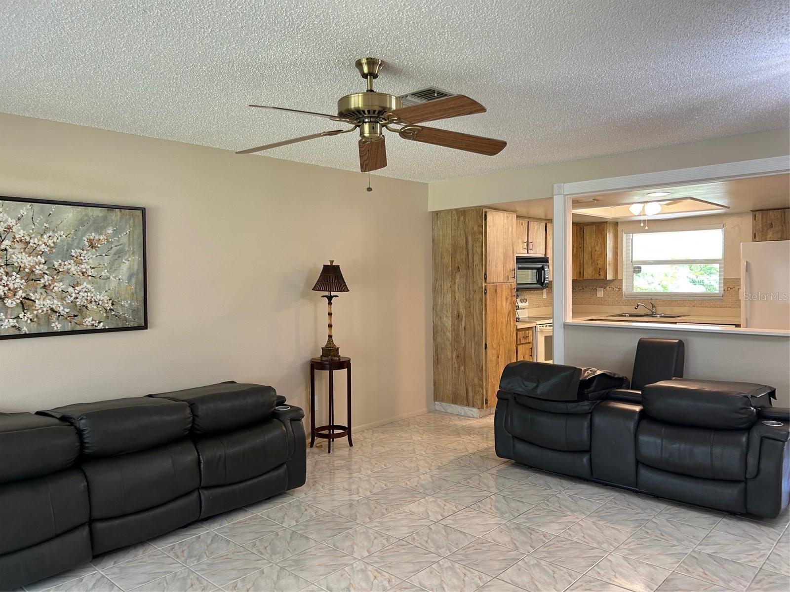 2567 OAKLEAF LANE 41B