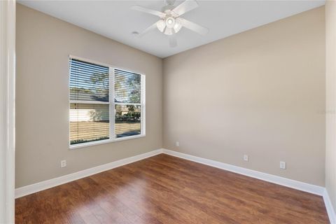 A home in LADY LAKE