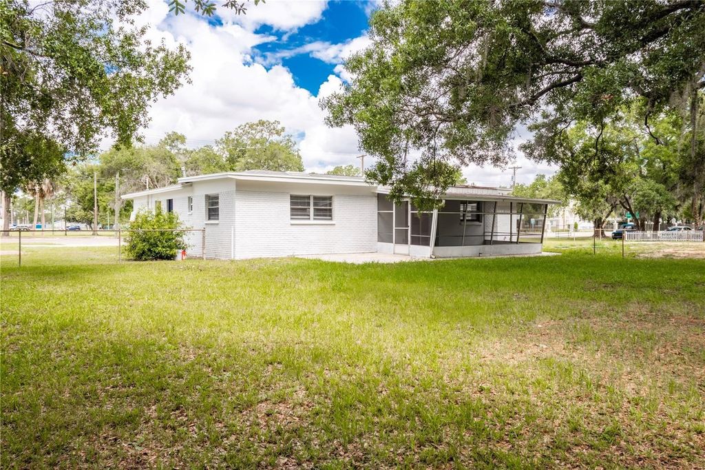 Photo of 3005 S Kings Avenue, Brandon, FL 33511 (MLS # TB8423992)