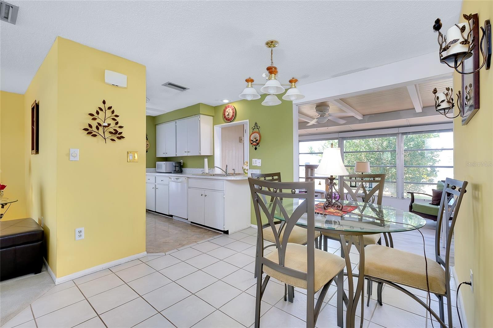 CIRCLE WOODS OF VENICE 1 - Residential