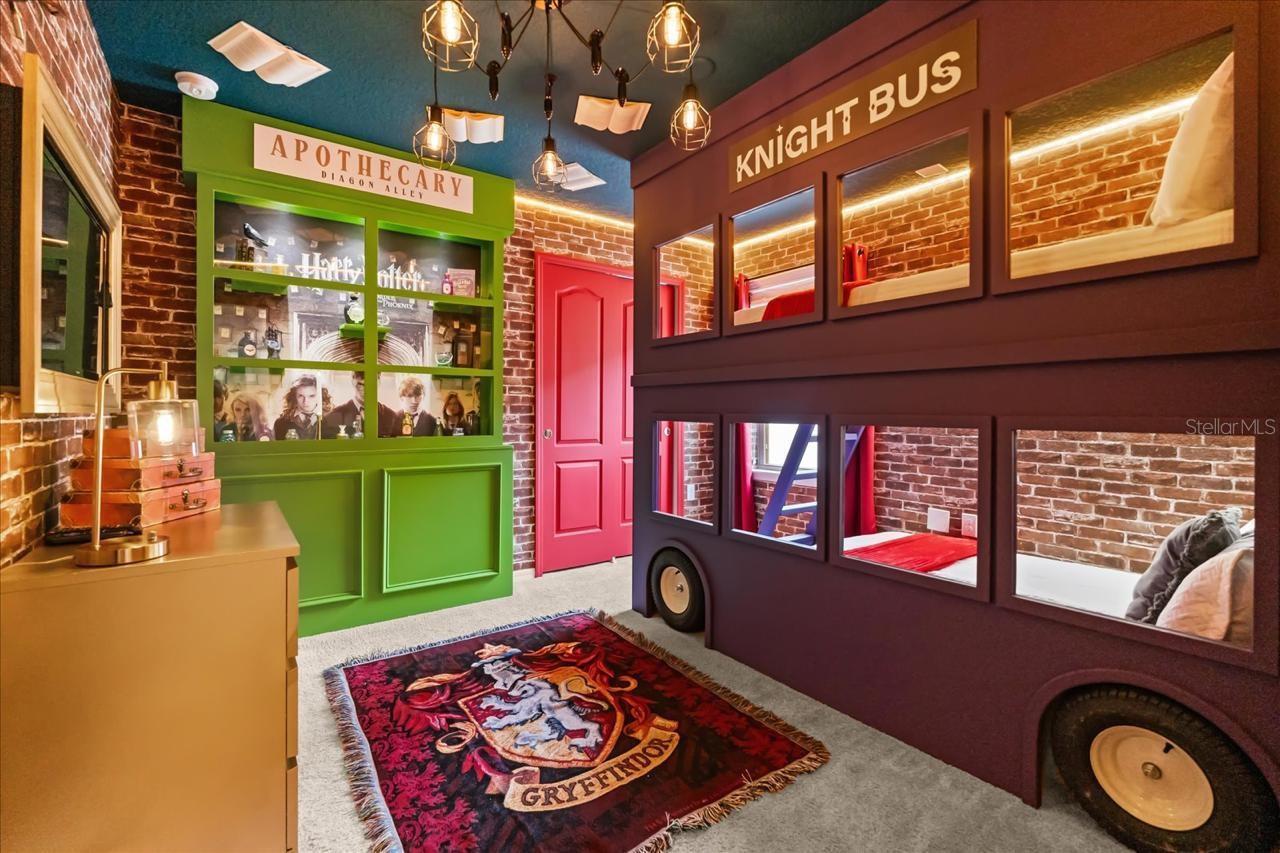 WINDSOR AT WESTSIDE PH 1 PB 23 PG 112-118 LOT 100 - Residential