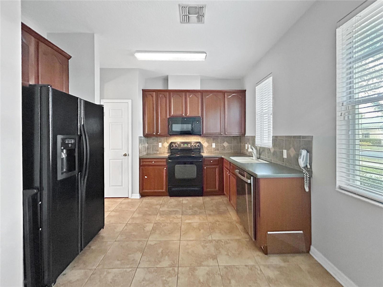 LAKES/WINDERMERE-LK REAMS TWNH - Residential