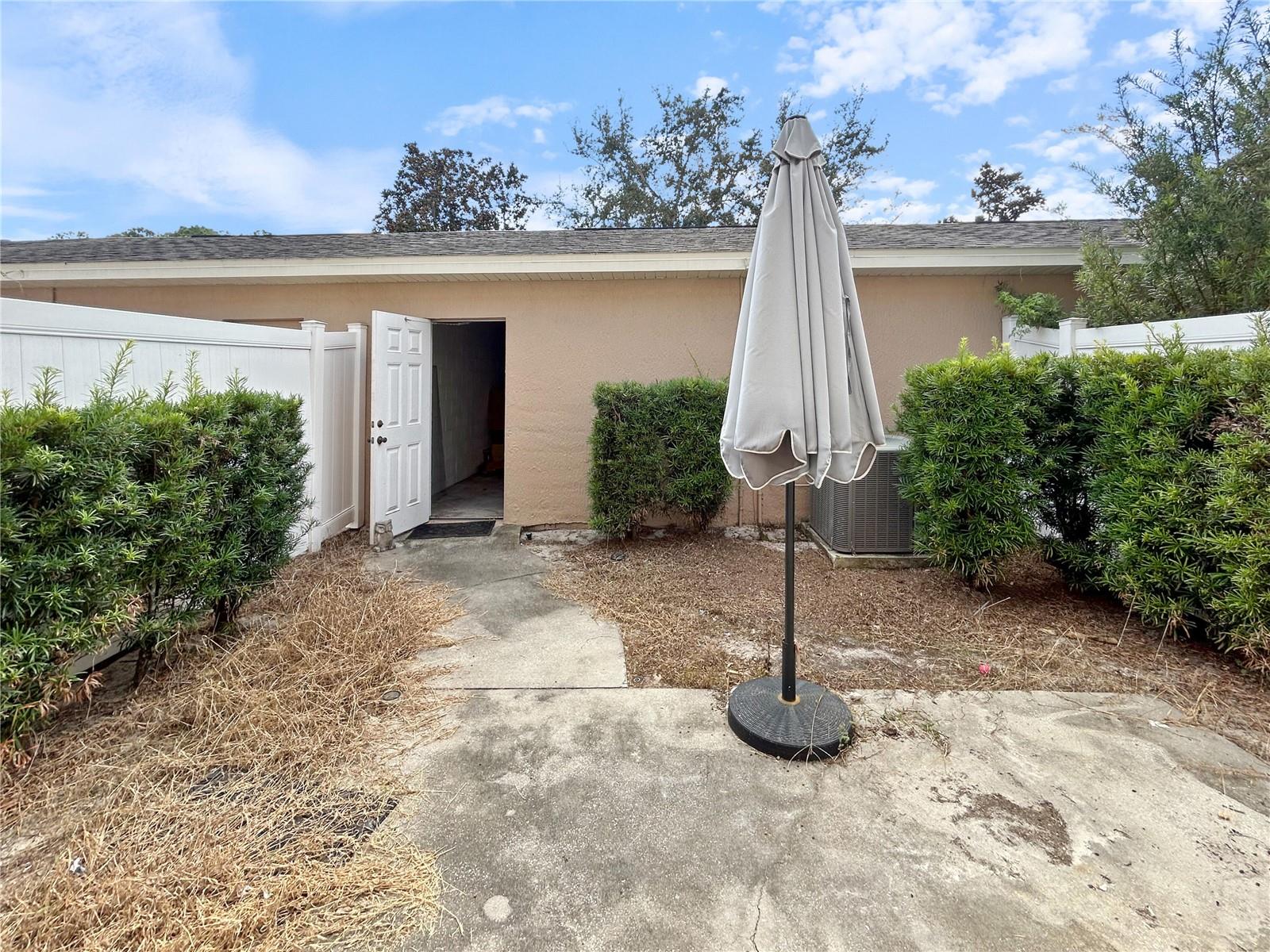 LAKES/WINDERMERE-LK REAMS TWNH - Residential