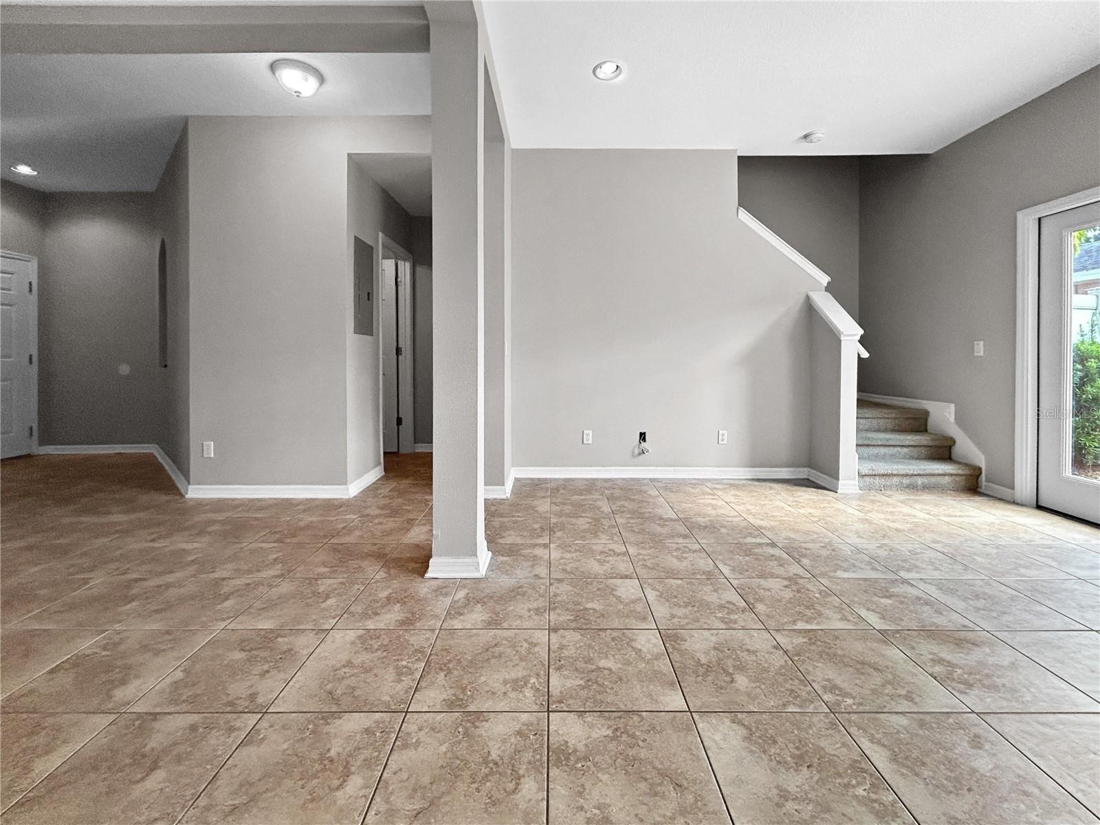 LAKES/WINDERMERE-LK REAMS TWNH - Residential