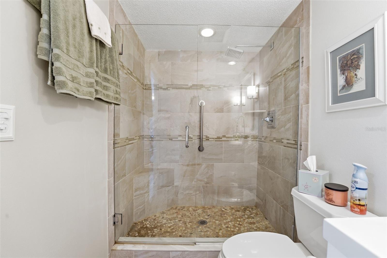 CIRCLE WOODS OF VENICE 2 - Residential