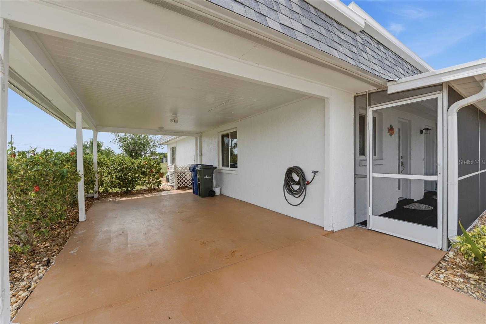 690 CIRCLEWOOD DRIVE W8