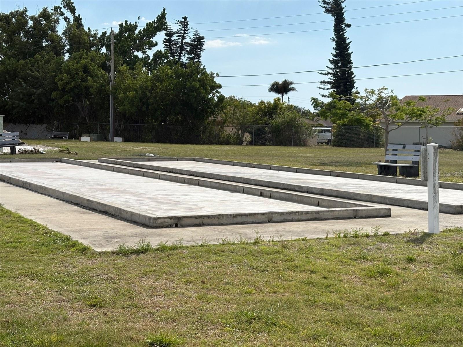 CIRCLE WOODS OF VENICE 2 - Residential