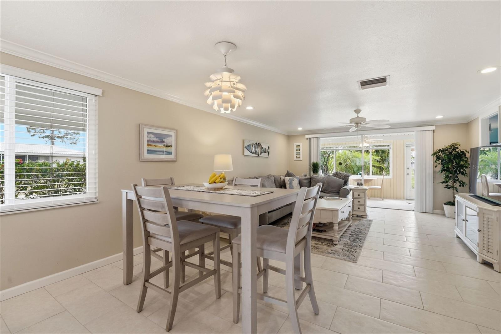 CIRCLE WOODS OF VENICE 2 - Residential