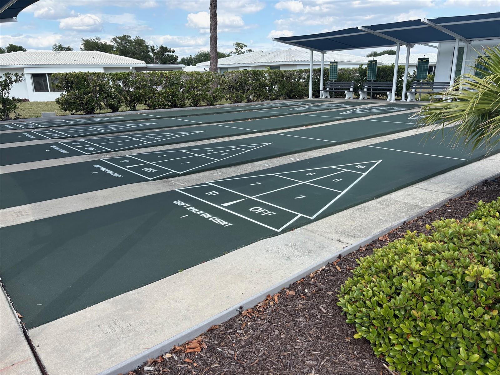 CIRCLE WOODS OF VENICE 2 - Residential