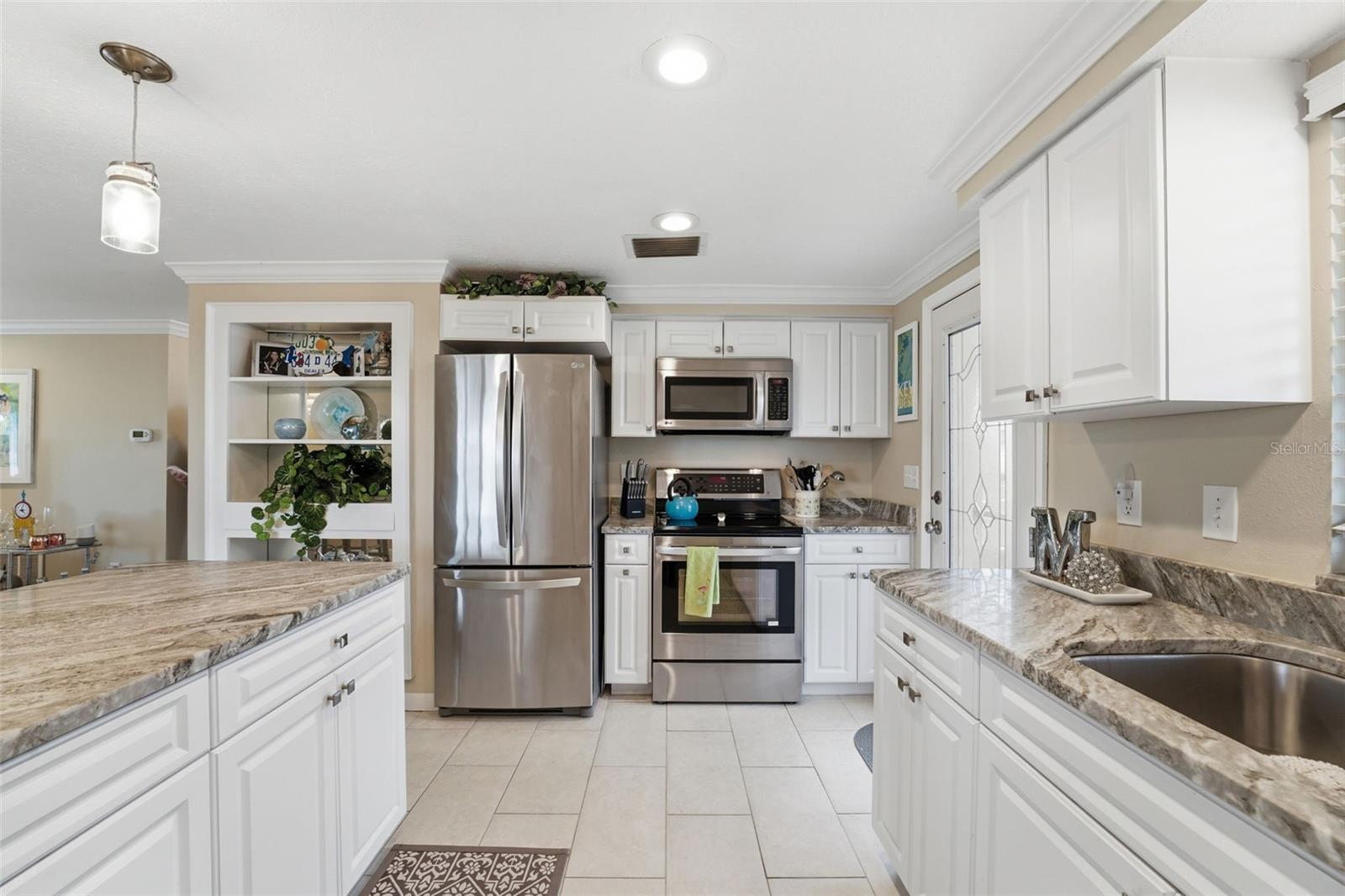 CIRCLE WOODS OF VENICE 2 - Residential