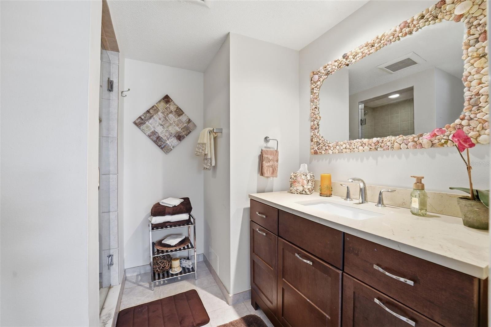 CIRCLE WOODS OF VENICE 2 - Residential