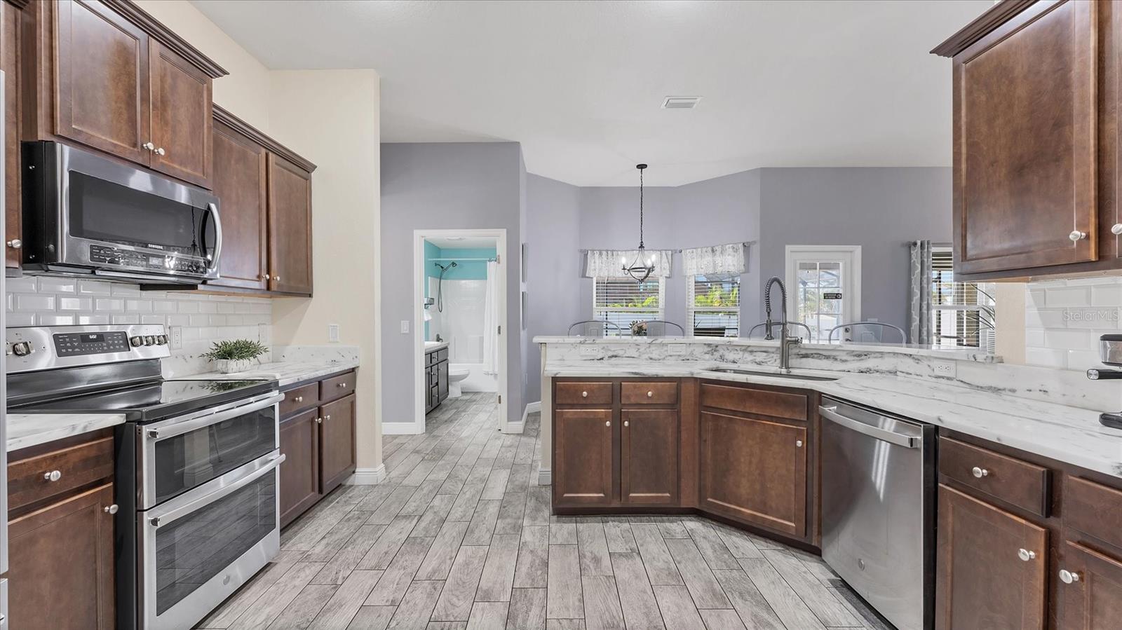 SOUTH GULF COVE - Residential