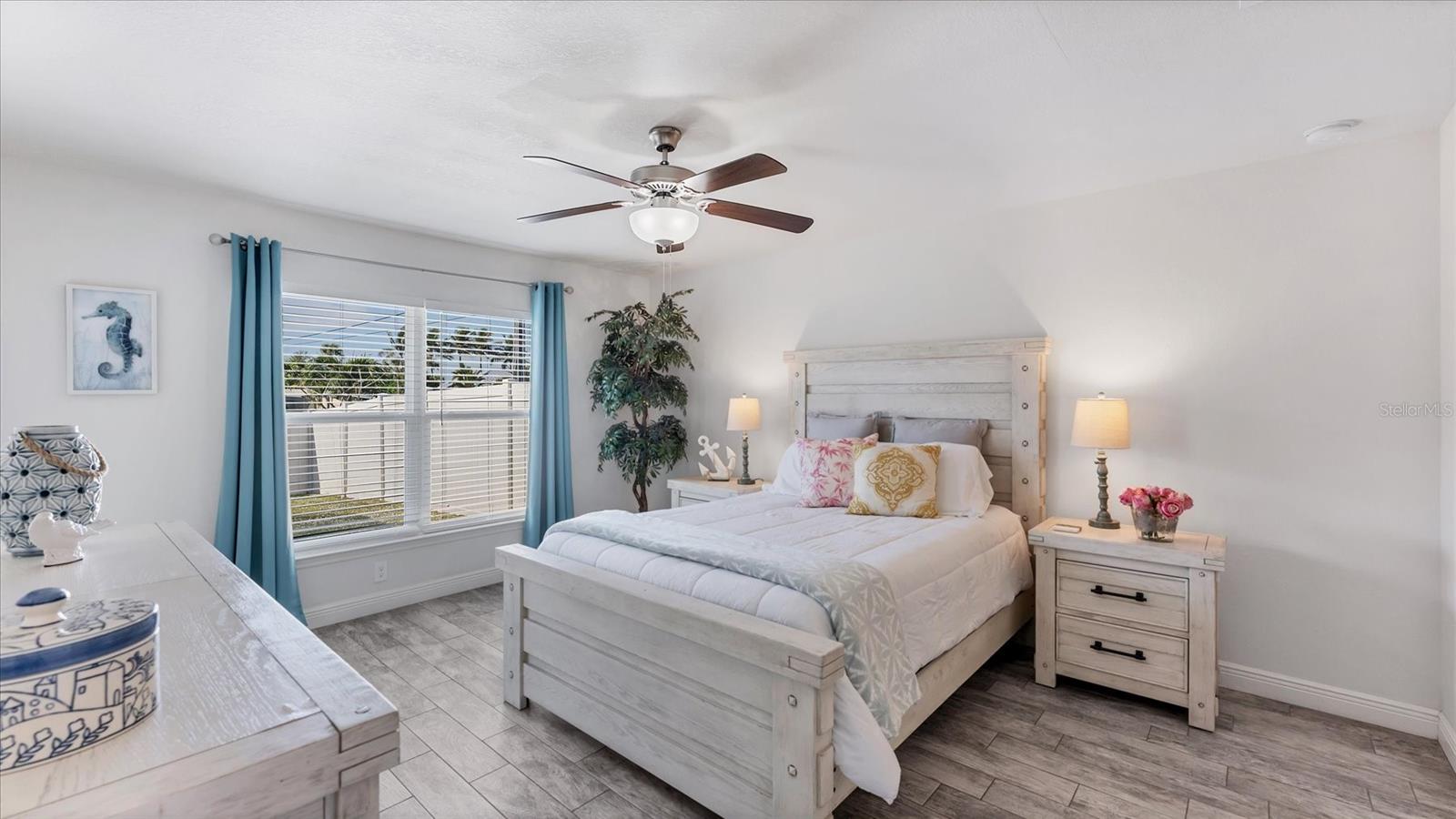 SOUTH GULF COVE - Residential