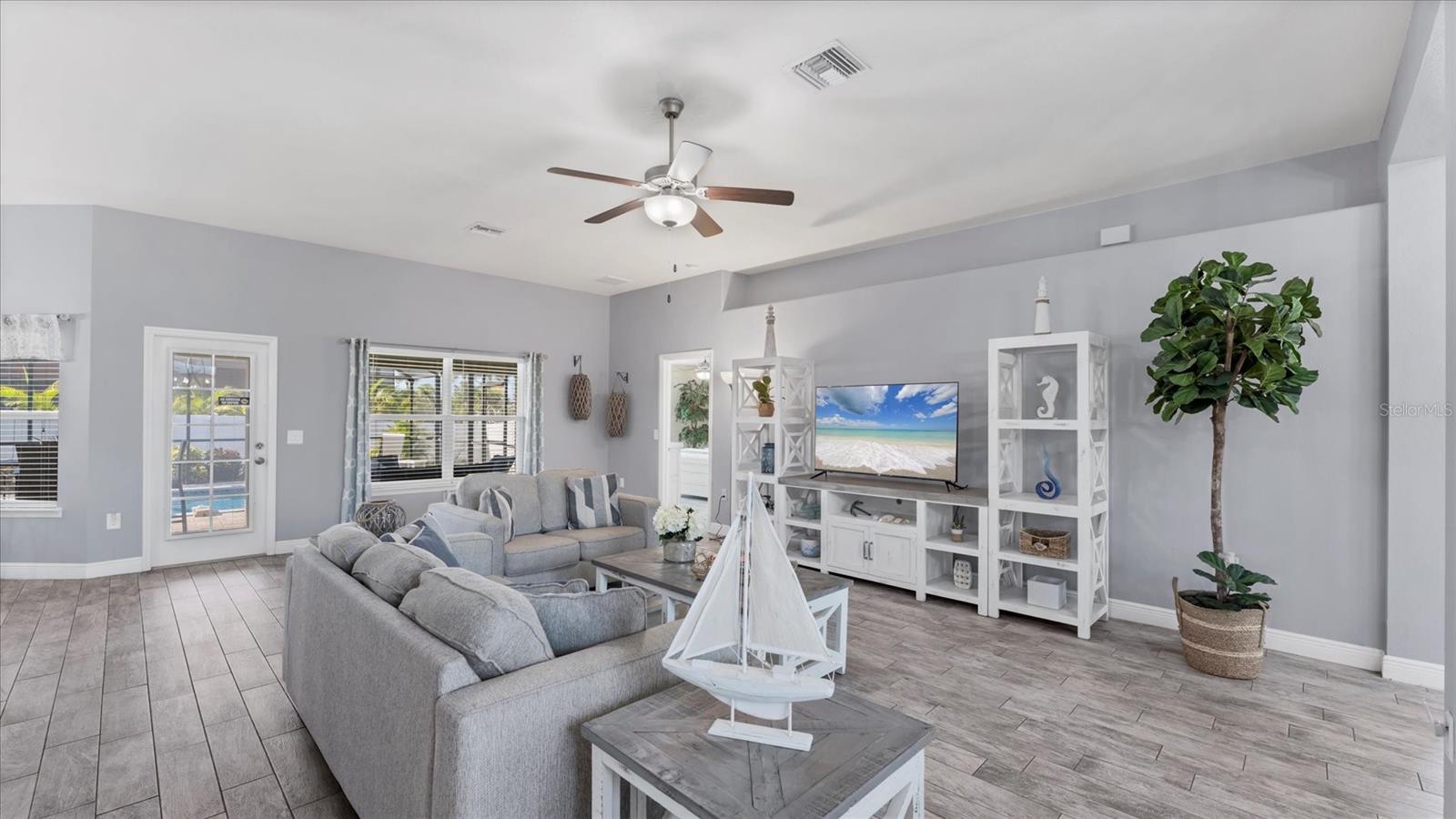 SOUTH GULF COVE - Residential