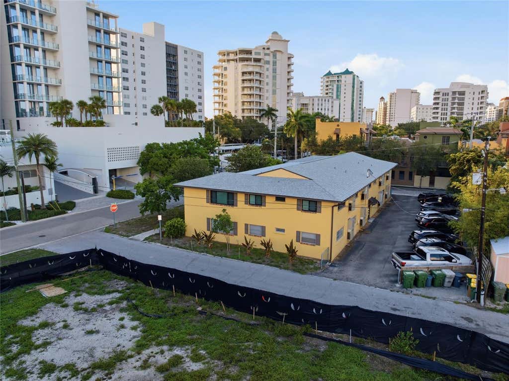 Photo of 615 S Palm Avenue #10, Sarasota, FL 34236 (MLS # TB8524968)