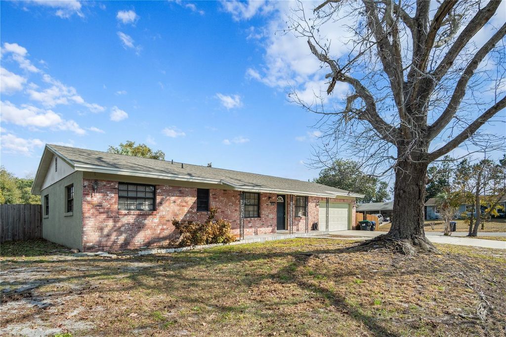 Photo of 2077 Floradell Place, Orlando, FL 32808 (MLS # S5143585)