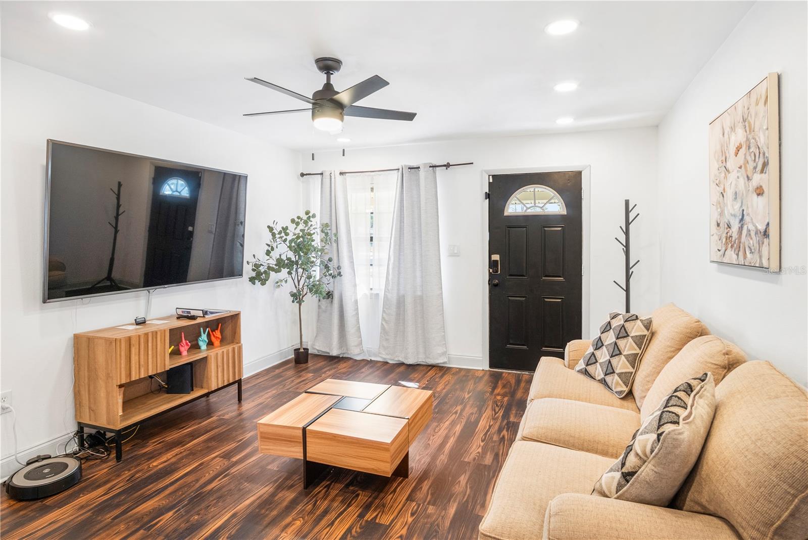 2077 FLORADELL PLACE