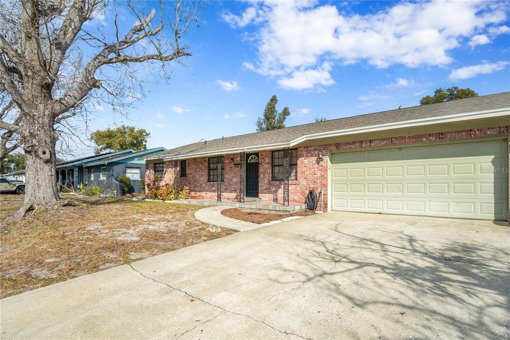 Photo of 2077 Floradell Place, Orlando, FL 32808 (MLS # S5143585)