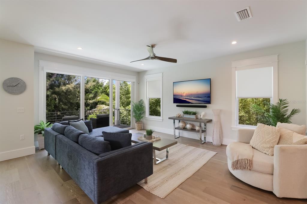 LONGBEACH ON LONGBOAT KEY - Residential