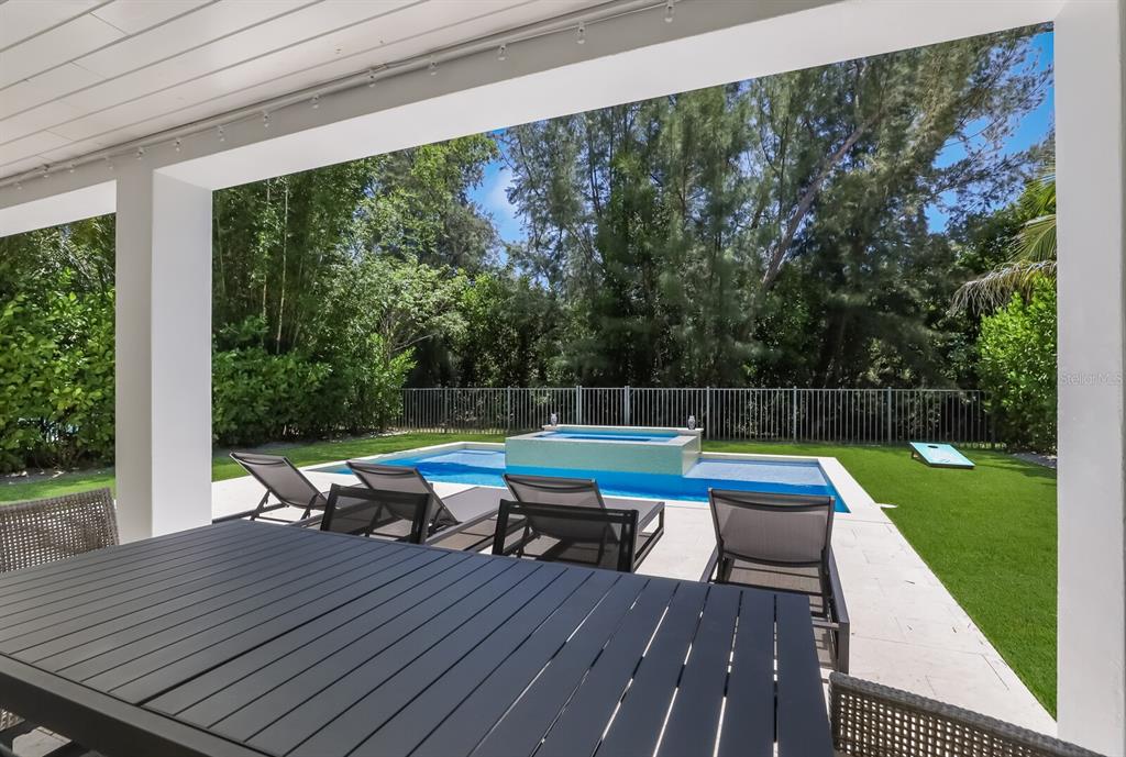 LONGBEACH ON LONGBOAT KEY - Residential