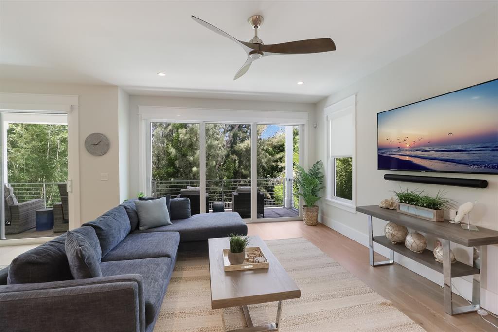 LONGBEACH ON LONGBOAT KEY - Residential