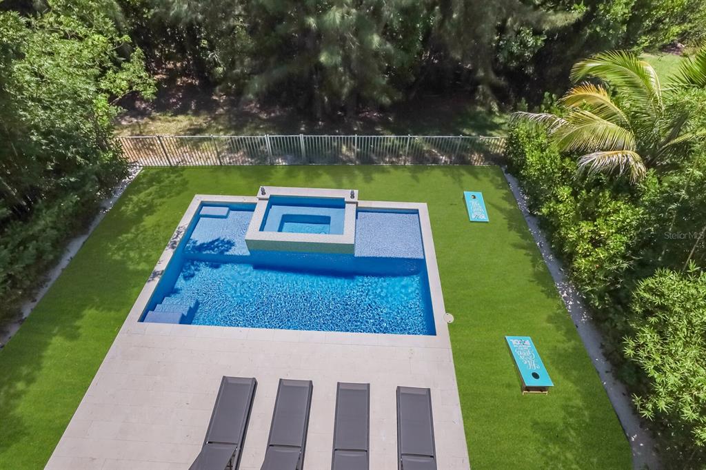 LONGBEACH ON LONGBOAT KEY - Residential