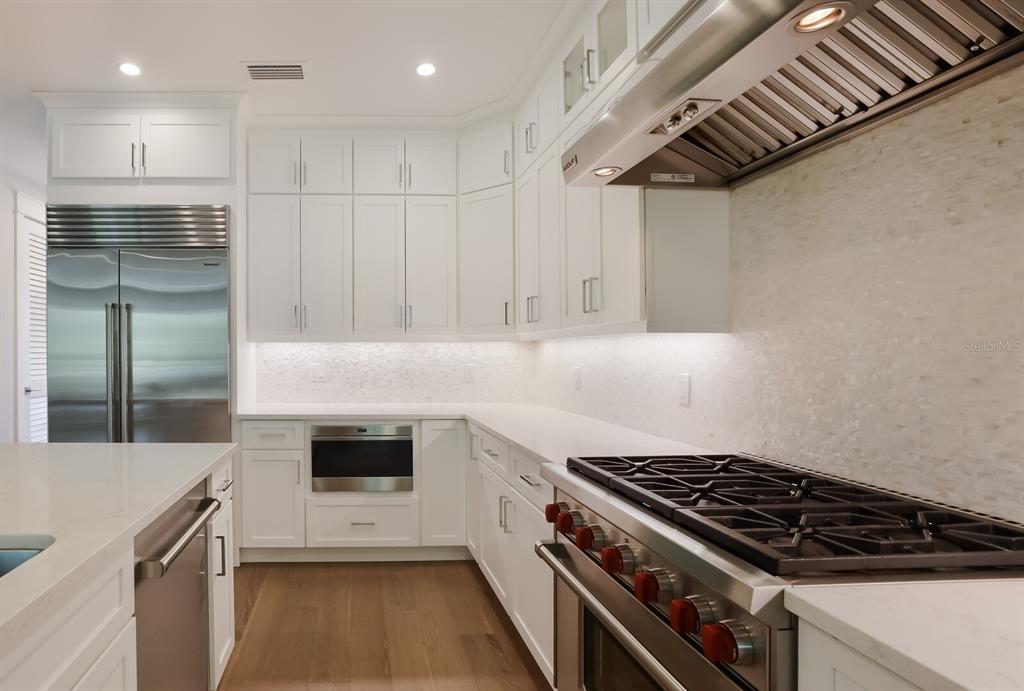 LONGBEACH ON LONGBOAT KEY - Residential