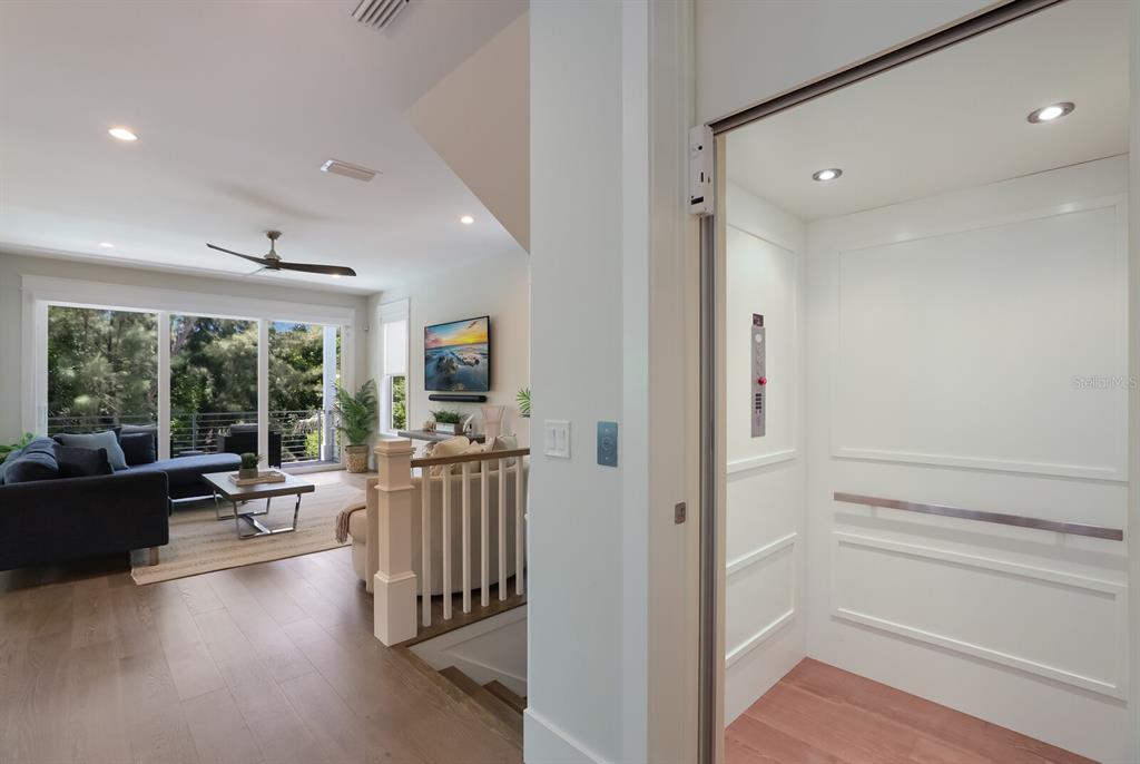 LONGBEACH ON LONGBOAT KEY - Residential