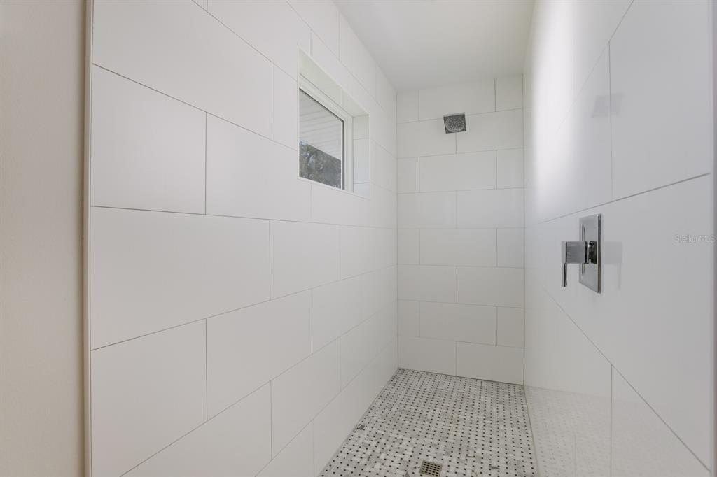 LONGBEACH ON LONGBOAT KEY - Residential