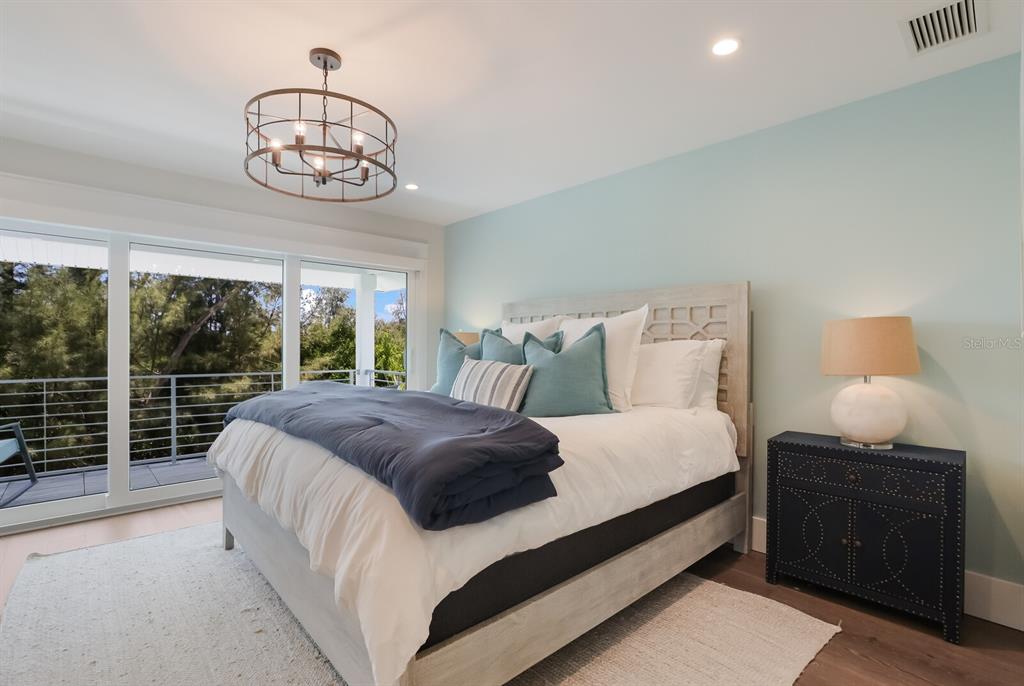 LONGBEACH ON LONGBOAT KEY - Residential