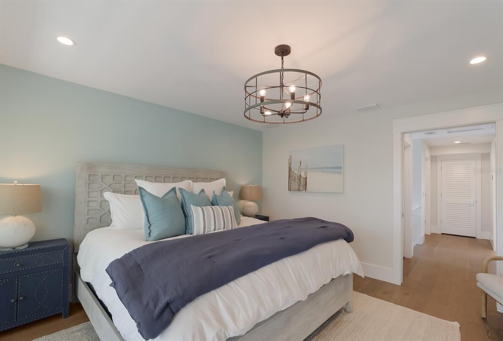 LONGBEACH ON LONGBOAT KEY - Residential