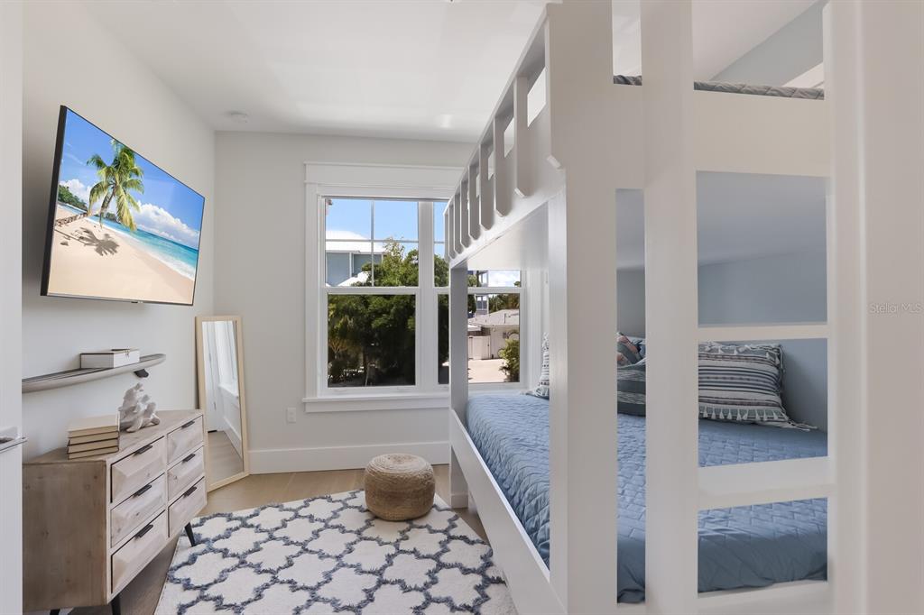 LONGBEACH ON LONGBOAT KEY - Residential