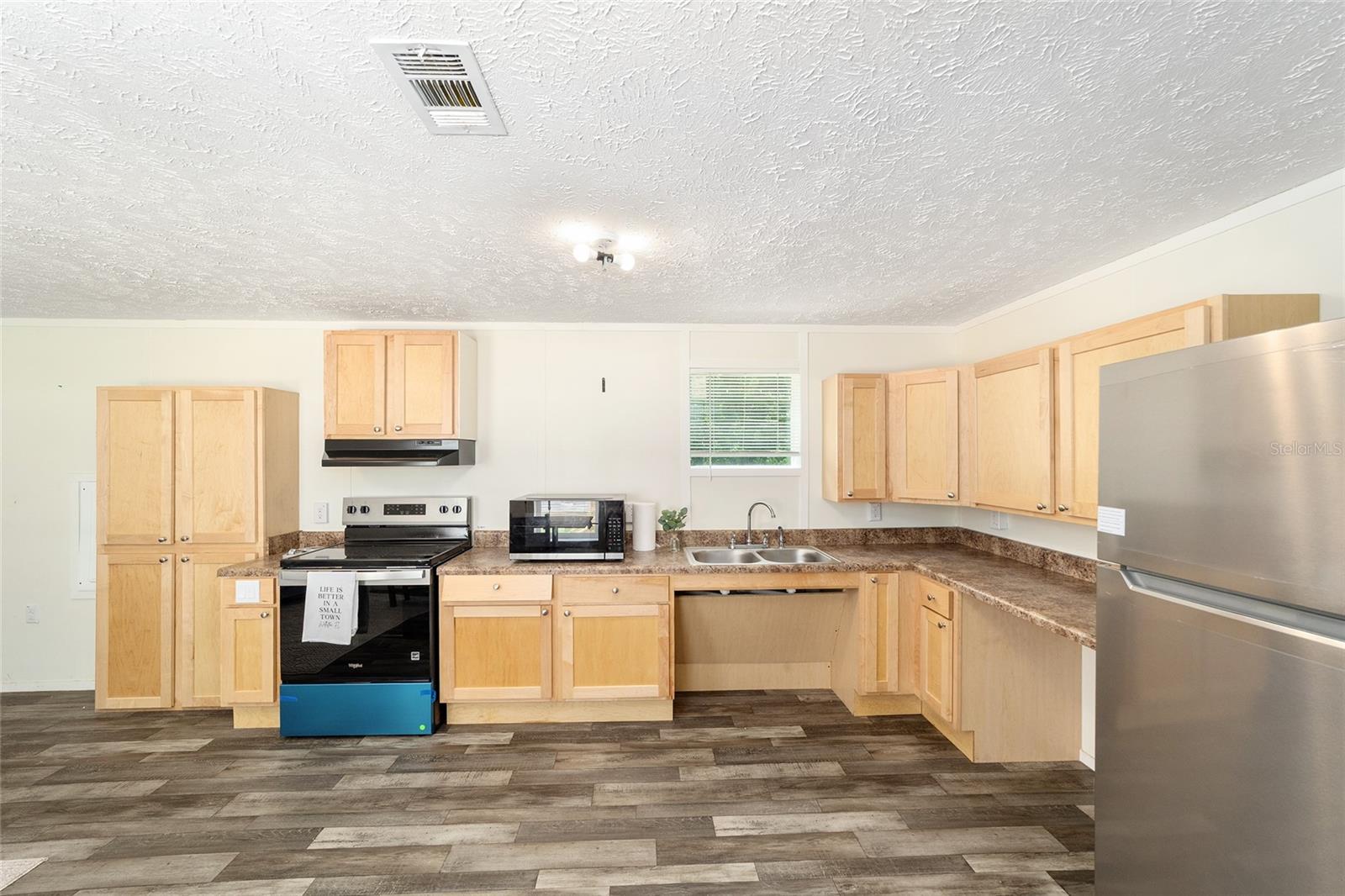 B & R/GREEN HIGHLANDS/COUNTRY EST AREA (328) - Residential