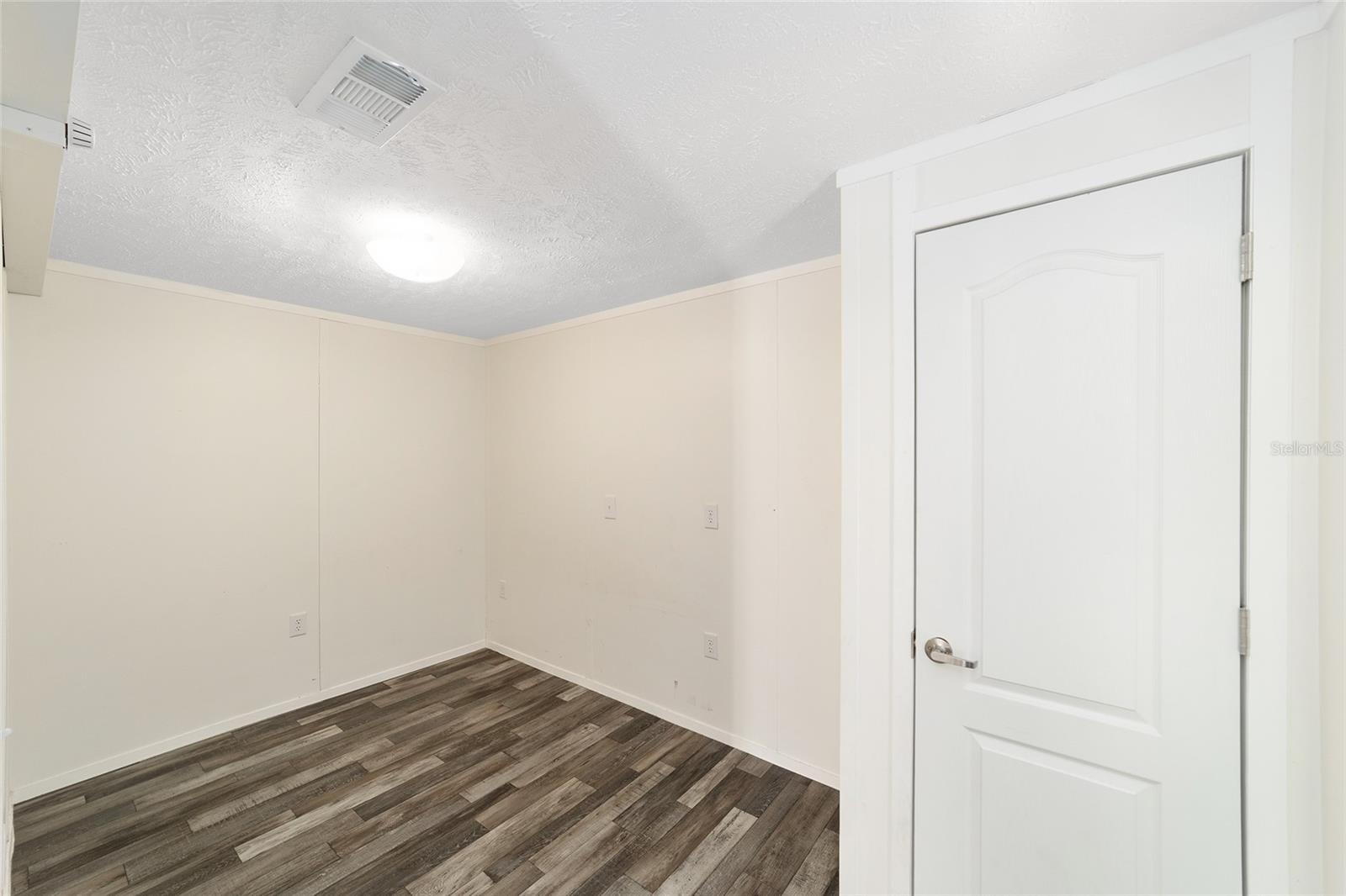 B & R/GREEN HIGHLANDS/COUNTRY EST AREA (328) - Residential