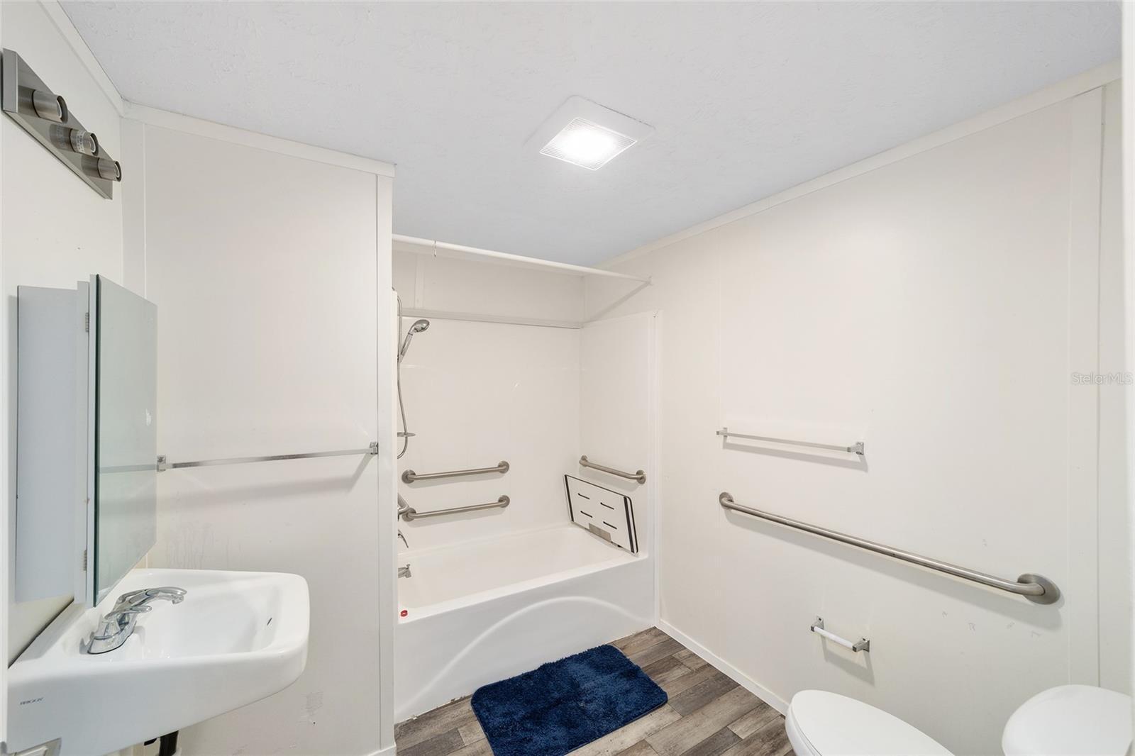 B & R/GREEN HIGHLANDS/COUNTRY EST AREA (328) - Residential